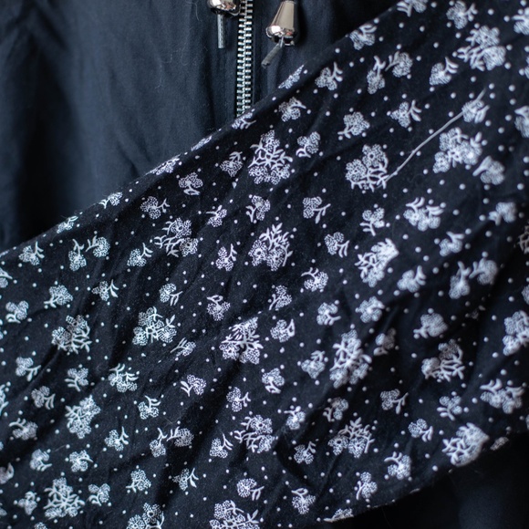 2/$20- VINTAGE floral jacket - Picture 3 of 5